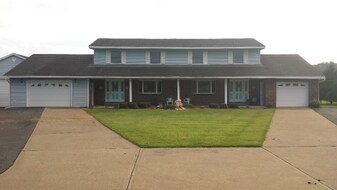 921-923 S Kelley Rd in Schenectady, NY - Building Photo