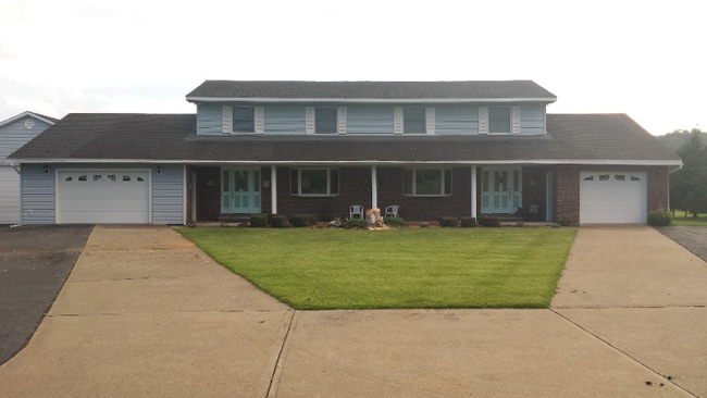 property at 921-923 S Kelley Rd