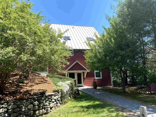 property at 16 Hemlock Ridge Dr