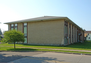 2402 Tower Ave in Superior, WI - Building Photo - Building Photo