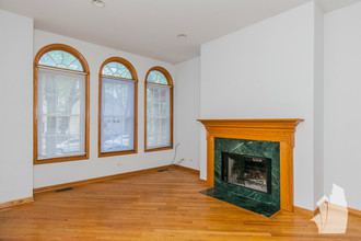 2732 N Wayne Ave in Chicago, IL - Building Photo - Building Photo