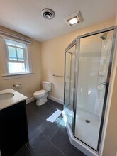 33 Pine St, Unit Apt. 3 in Burlington, VT - Foto de edificio - Building Photo