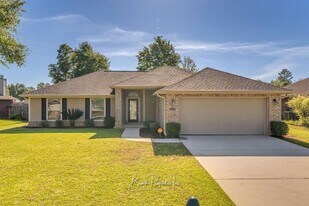 6130 Autumn Pines Cir in Pace, FL - Building Photo