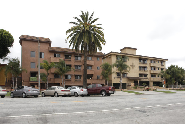 Trojan Terrace in Los Angeles, CA - Foto de edificio - Building Photo