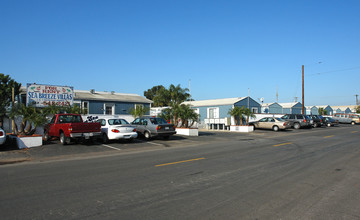 Sea Breeze Villas in Costa Mesa, CA - Foto de edificio - Building Photo