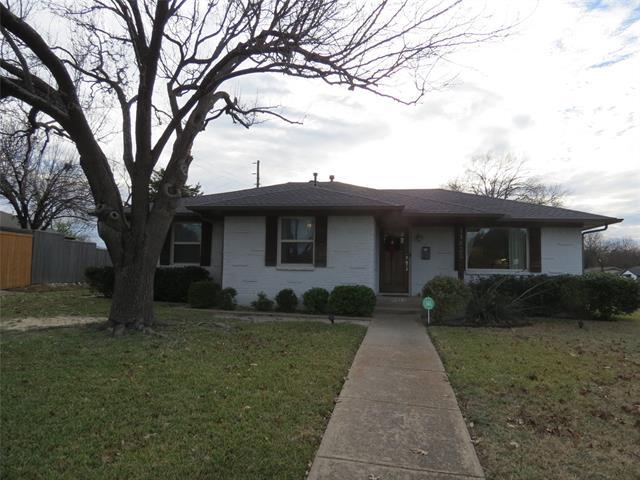 11425 Lochwood Blvd in Dallas, TX - Building Photo