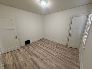 3600 N Port Washington Rd in Milwaukee, WI - Building Photo - Building Photo