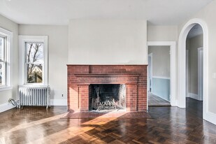 171 Norwood Ave in Cranston, RI - Building Photo