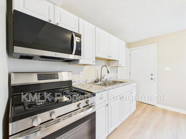 9042 Maple Grove Rd in Windham, OH - Building Photo - Building Photo