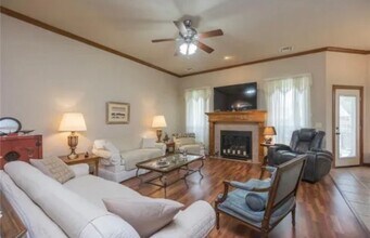 121 SW 69th Ct in Oklahoma City, OK - Building Photo - Building Photo