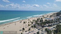 545 S Fort Lauderdale Beach Blvd in Fort Lauderdale, FL - Foto de edificio - Building Photo