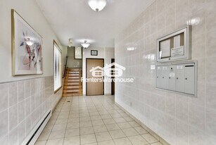 918 17th Ave SE in Minneapolis, MN - Building Photo