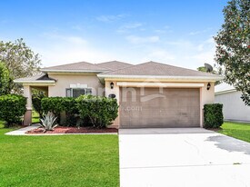 5207 Cypress Links Blvd in Elkton, FL - Building Photo