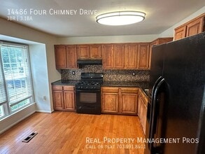 14486 Four Chimney Dr in Centreville, VA - Building Photo - Building Photo