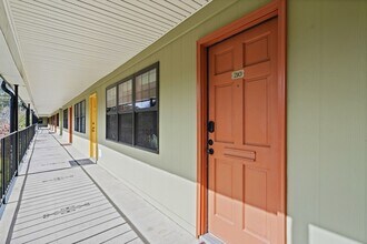 807 W Trinity Ave in Durham, NC - Building Photo - Building Photo