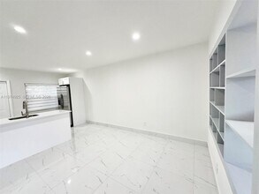 3461 NW 6th St in Miami, FL - Building Photo - Building Photo