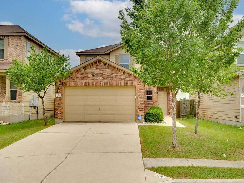 6705 Crosne St in Austin, TX - Building Photo