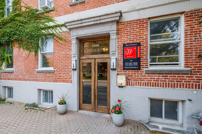 4556 Sainte-Catherine Rue O in Westmount, QC - Building Photo - Building Photo