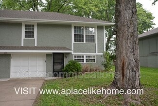 1212 SE 3rd Terrace in Lee's Summit, MO - Building Photo - Building Photo