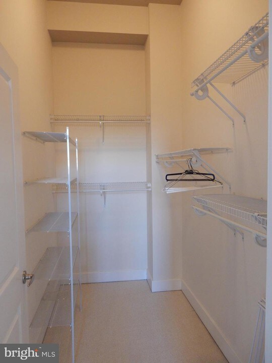520 John Carlyle St-Unit -402 in Alexandria, VA - Building Photo
