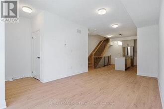 30 Burleigh Mews in Vaughan, ON - Building Photo - Building Photo