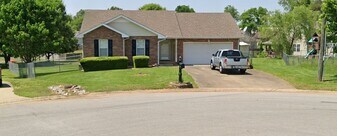 3269 Tabby Dr in Clarksville, TN - Building Photo