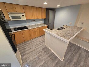 757 Girard St NW in Washington, DC - Building Photo - Building Photo