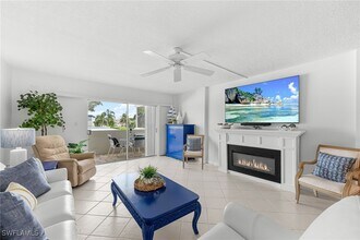 1977 Gulf Shore Blvd N in Naples, FL - Building Photo - Building Photo