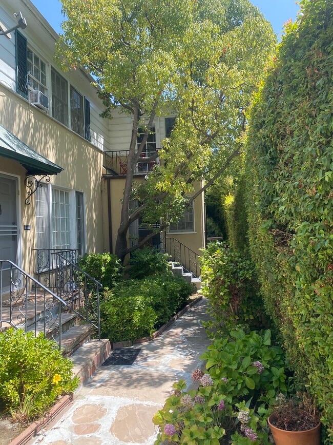 1532 S Beverly Dr, Unit 1532