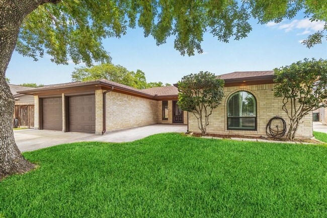 1818 Arcadia Dr in Sugar Land, TX - Building Photo - Building Photo