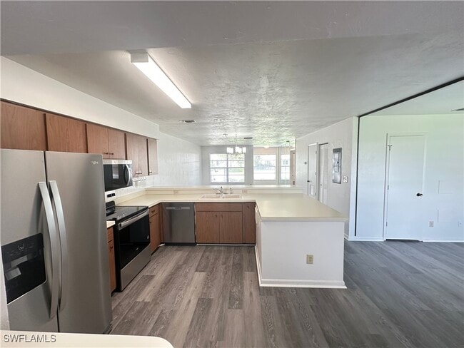 1605 Ridgecrest St in Lehigh Acres, FL - Building Photo - Building Photo