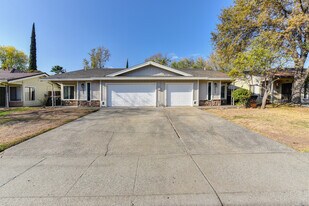6933 Trovita Way in Citrus Heights, CA - Building Photo