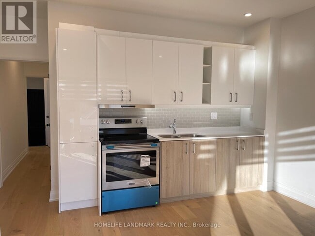 property at 2 Persica St