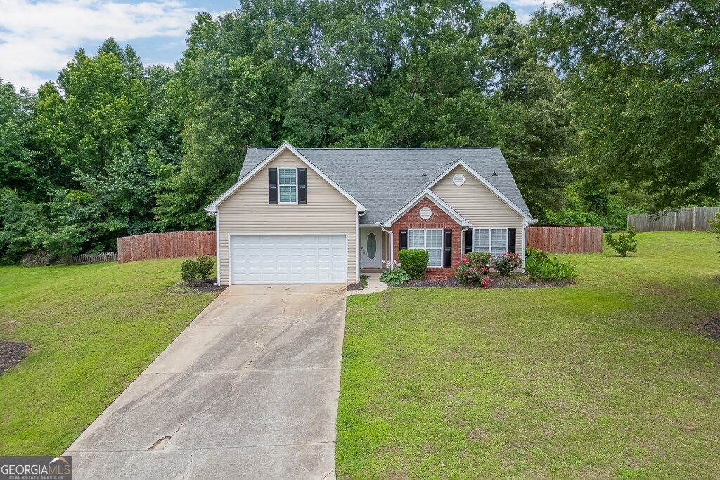 164 Beacon Dr in Maysville, GA - Building Photo