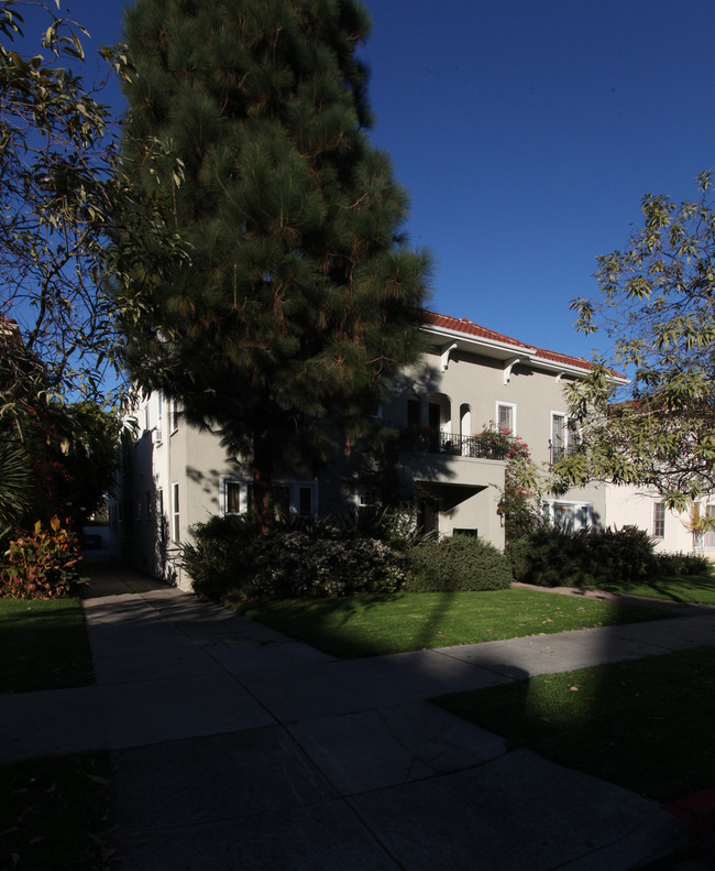 1949 N Vermont Ave in Los Angeles, CA - Building Photo - Building Photo