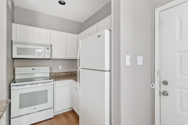 2002 N Fitzhugh Ave, Unit 2 in Dallas, TX - Building Photo - Building Photo