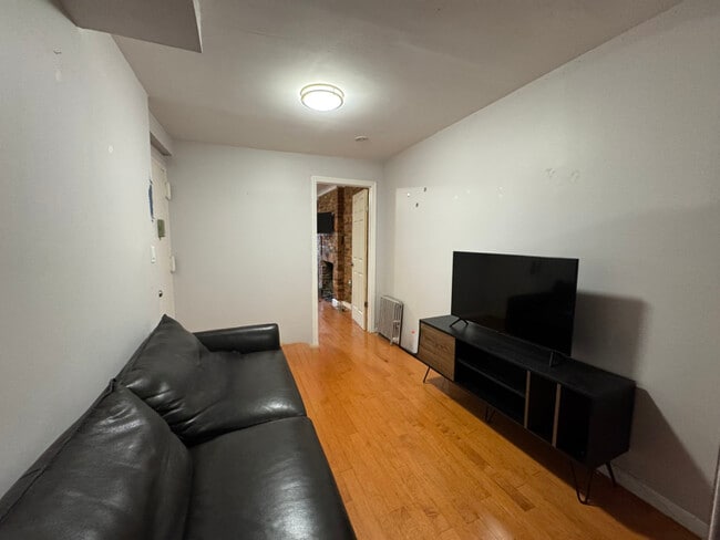 72 Somers St in Brooklyn, NY - Building Photo - Building Photo