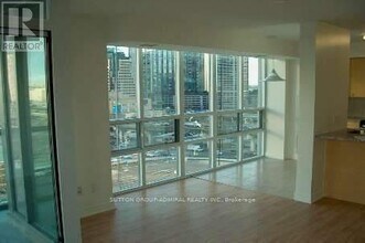 30 Grand Trunk Crescent in Toronto, ON - Building Photo - Building Photo