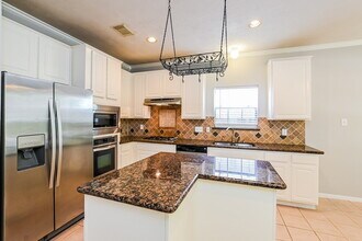 2634 Vermillion Dr in Seabrook, TX - Building Photo - Building Photo