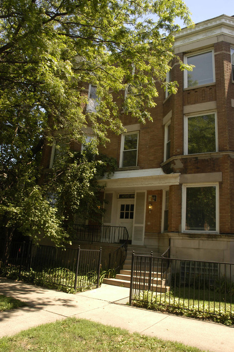 4507-4509 N Paulina St in Chicago, IL - Foto de edificio
