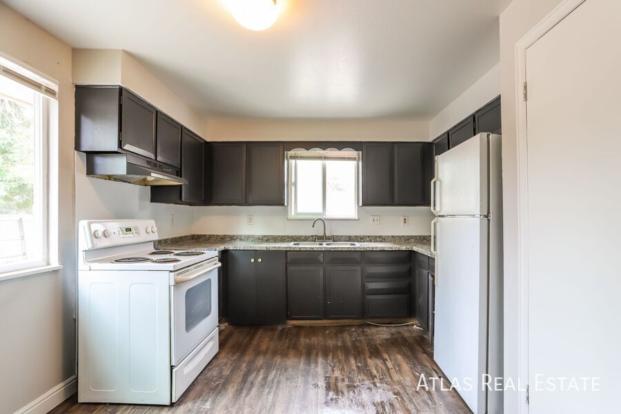 16658 E 13th Ave in Aurora, CO - Building Photo