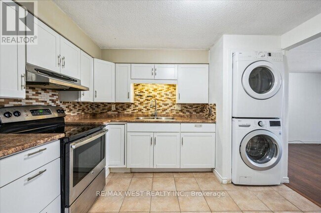 333-333 Northlake Dr in Waterloo, ON - Building Photo - Building Photo