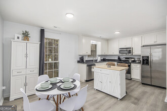 347 Waits Dr SW in Atlanta, GA - Building Photo - Building Photo