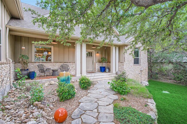 21825 Briarcliff Dr in Briarcliff, TX - Building Photo - Building Photo