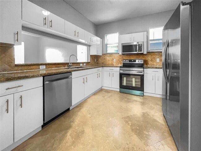 1736 NE 9th Dr in Homestead, FL - Building Photo - Building Photo