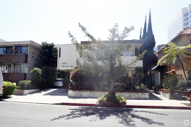 1233 Wellesley Ave in Los Angeles, CA - Building Photo - Building Photo