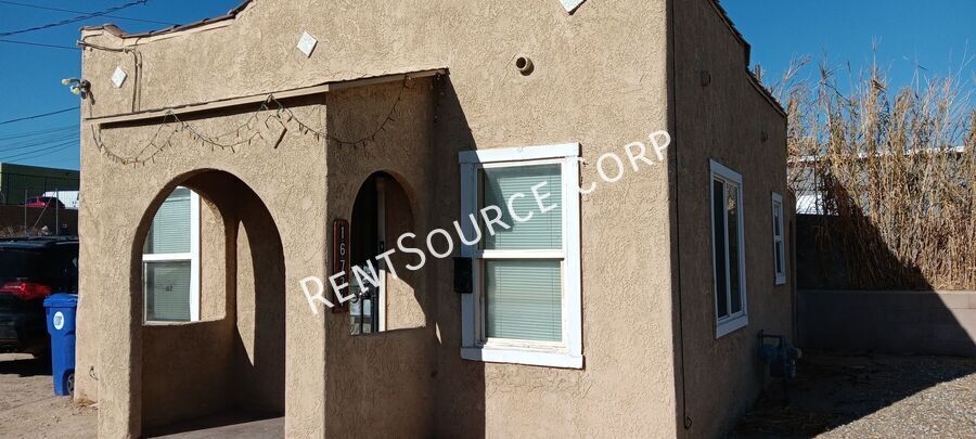 16731 Union St in Victorville, CA - Building Photo