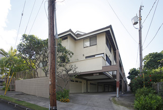 1515 Pele St in Honolulu, HI - Foto de edificio - Building Photo