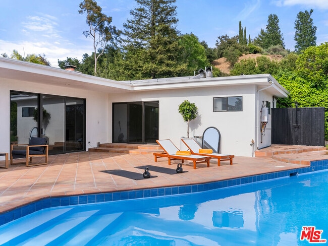 9606 Arby Dr in Beverly Hills, CA - Building Photo - Building Photo