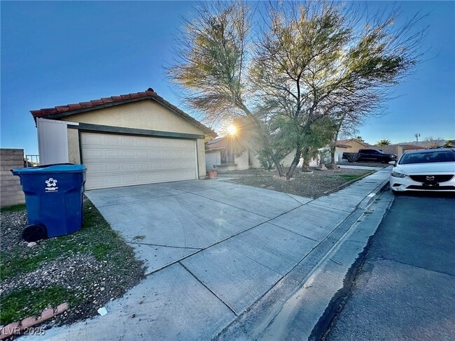 7385 Coffeyville Ave in Las Vegas, NV - Building Photo - Building Photo